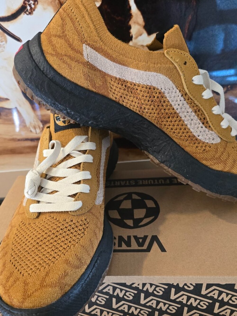 Vans Ultrarange VR3 Low Mustard Gold Exo Walking Shoe Sneaker Mens Size 12 US